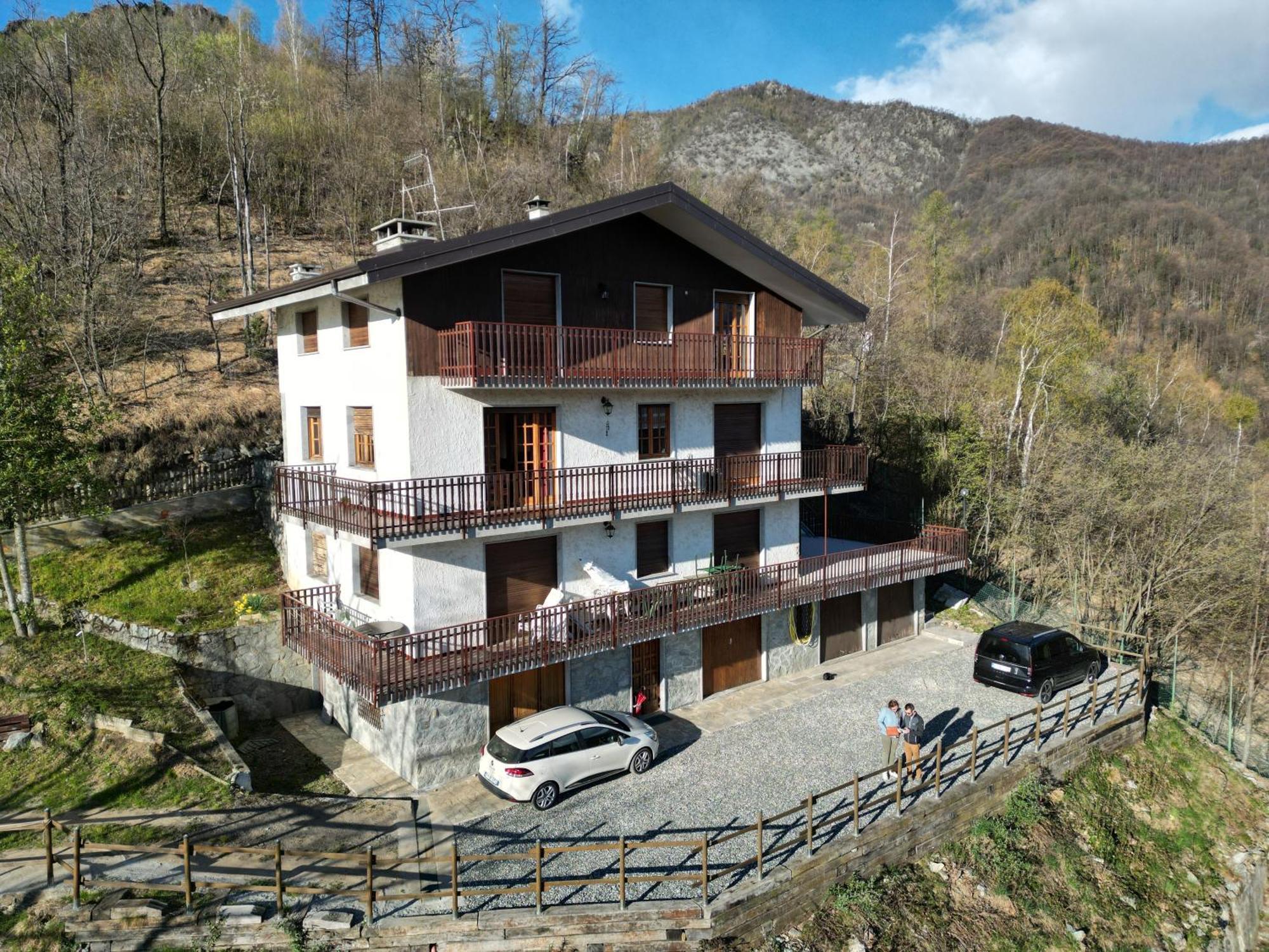 Gold Cave Casa Vacanze Relax Nel Bosco Appartamenti Pessinetto Luaran gambar